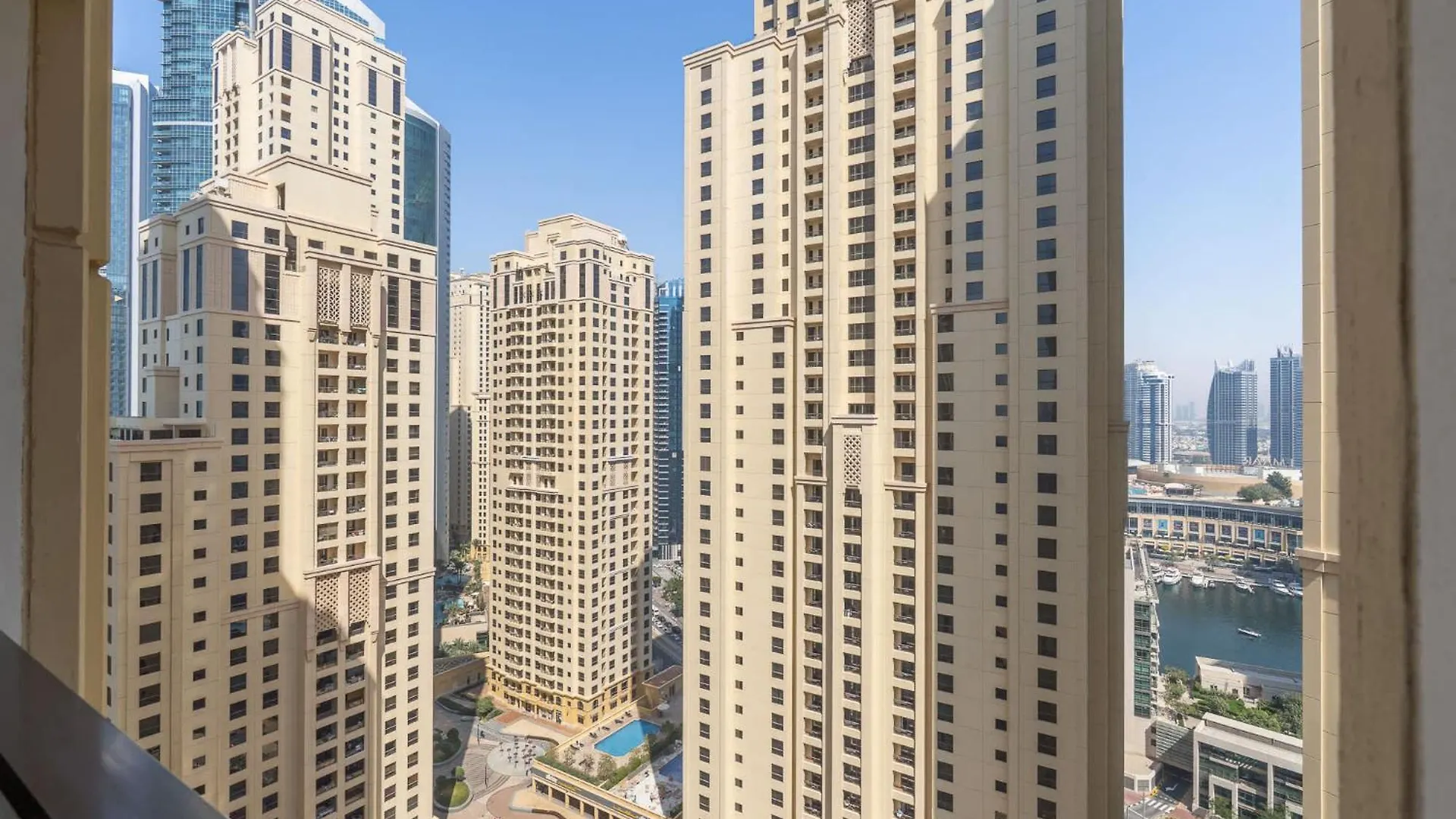 Bahar 2'S Stylish 2 Bedroom That Sleeps 4 Dubai Apartment